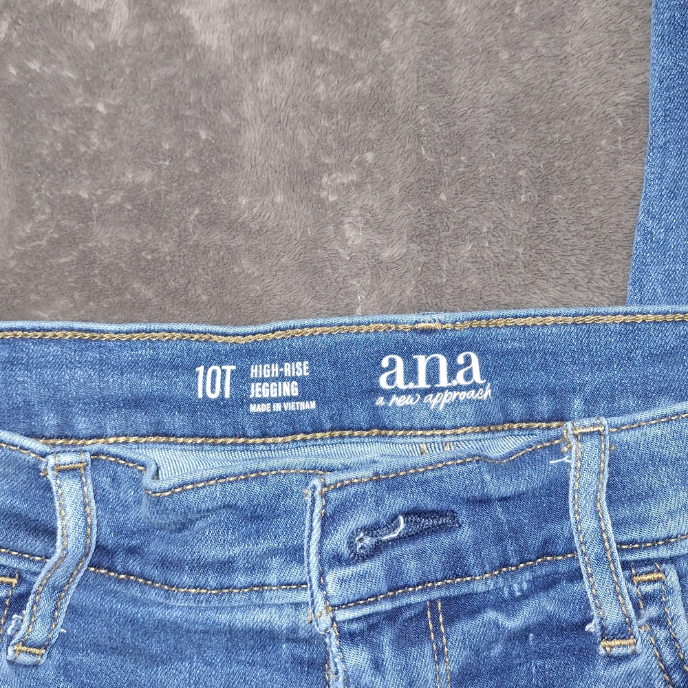a.n.a Women's Classic Blue Skinny Jeans - Picture 2 of 2